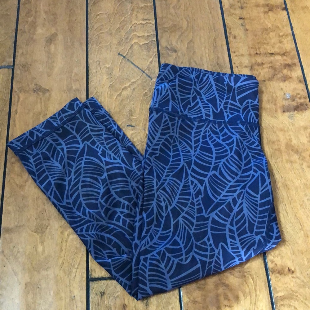 lululemon printed crops